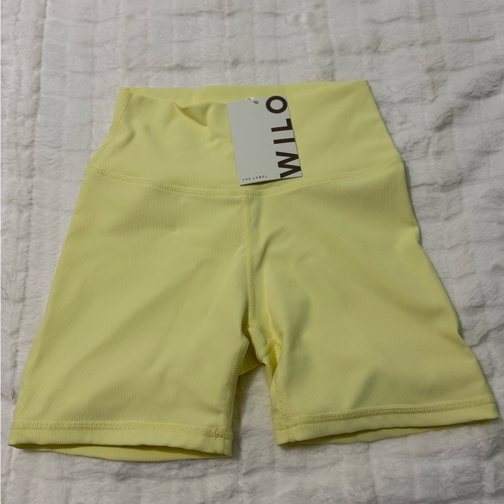 New Wilo Women's Yellow Running/biker Shorts size xs